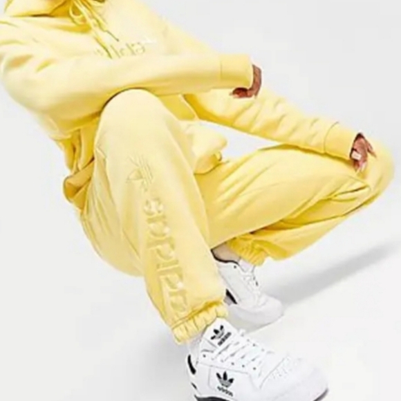 Adidas Women's Sweatpants.Adidas WOMEN'S Sweatpants. Features 2 front po - Picture 11 of 16